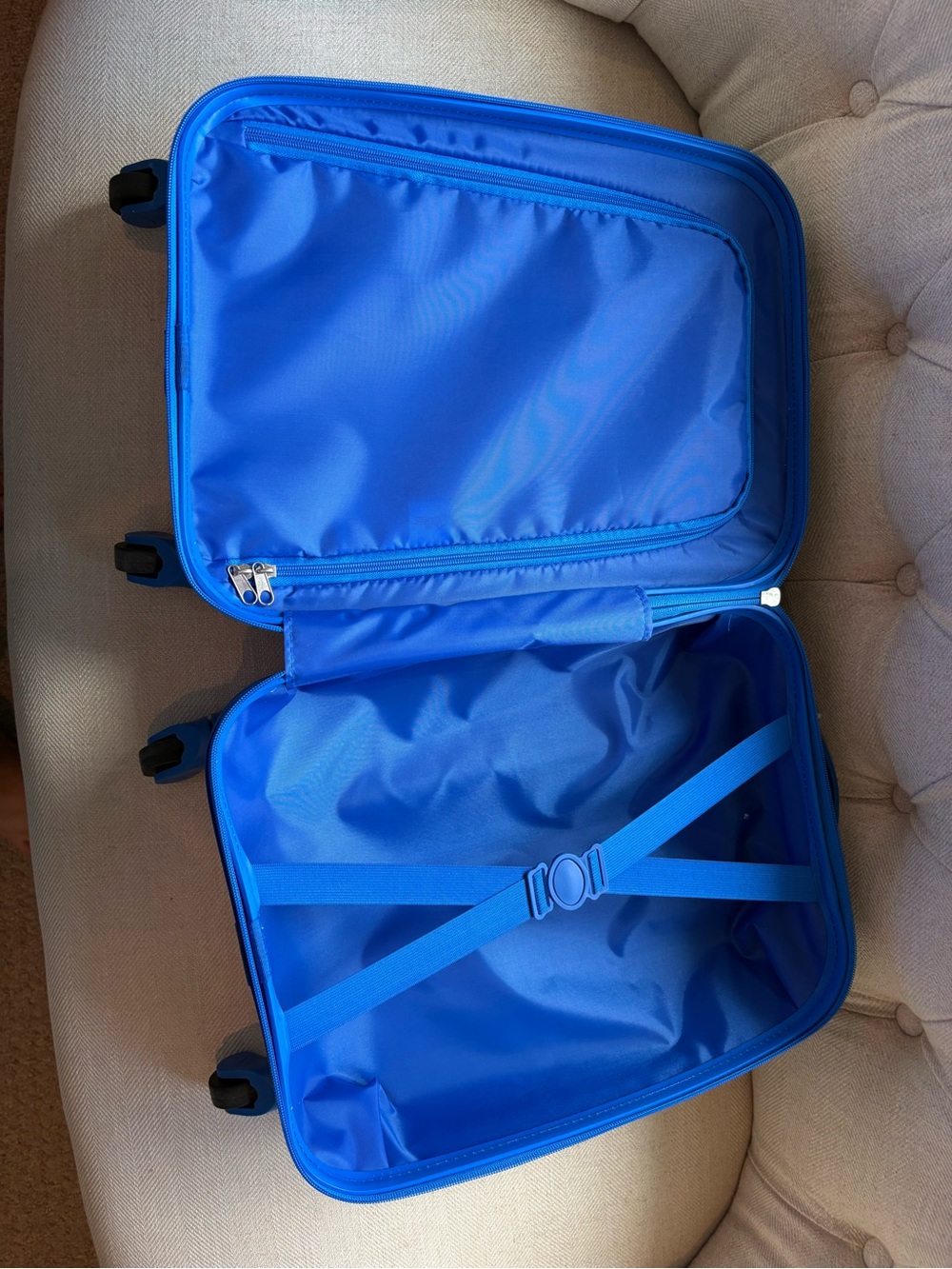 Marvel Avengers Kids Carry-On Suitcase | Heys Hardshell Spinner Luggage | Blue - Picture 4 of 9